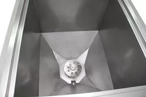 Vista interna de tanque triturador de açaí