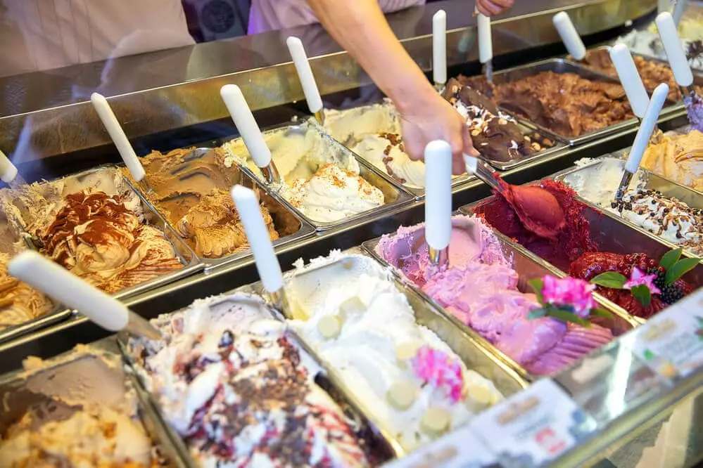 Expositor de sorvetes para abrir uma sorveteria